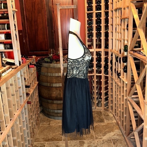 WET SEAL Fabulous Black & Gold Lace Cocktail, Holiday, or Party Dress! Size L - Picture 3 of 6